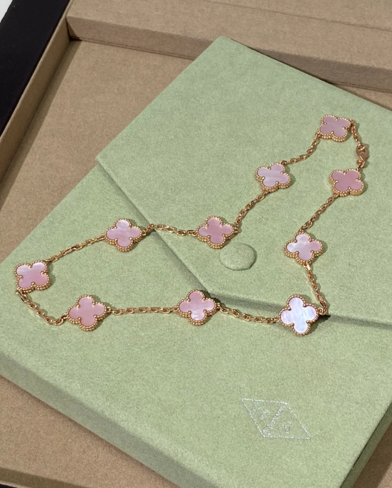 [⭐Hyrra Jewelry Jewellery] Pink Necklace with Ten Clover Designs