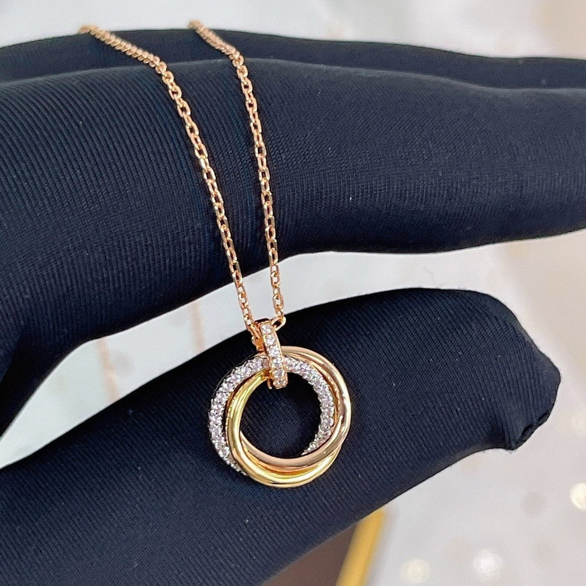 [⭐Hyrra Jewelry]TRINITY NECKLACE SILVER GOLD PINK GOLD DIAMONDS