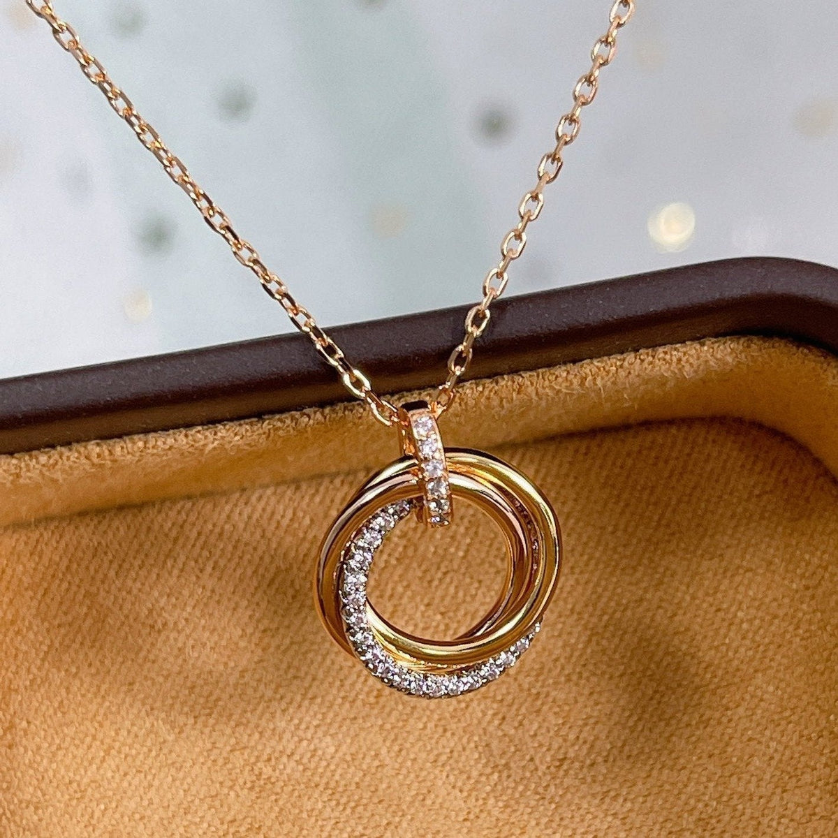 [⭐Hyrra Jewelry]TRINITY NECKLACE SILVER GOLD PINK GOLD DIAMONDS