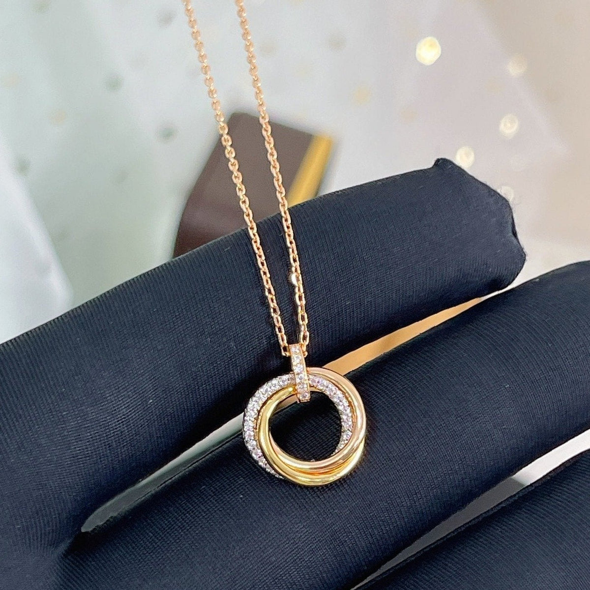 [⭐Hyrra Jewelry]TRINITY NECKLACE SILVER GOLD PINK GOLD DIAMONDS
