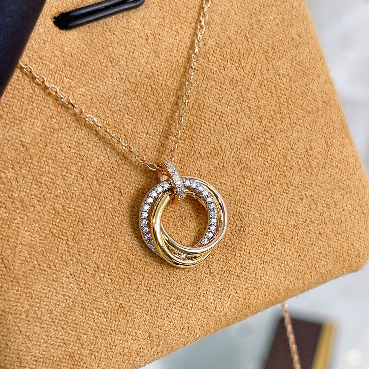 [⭐Hyrra Jewelry]TRINITY NECKLACE SILVER GOLD PINK GOLD DIAMONDS