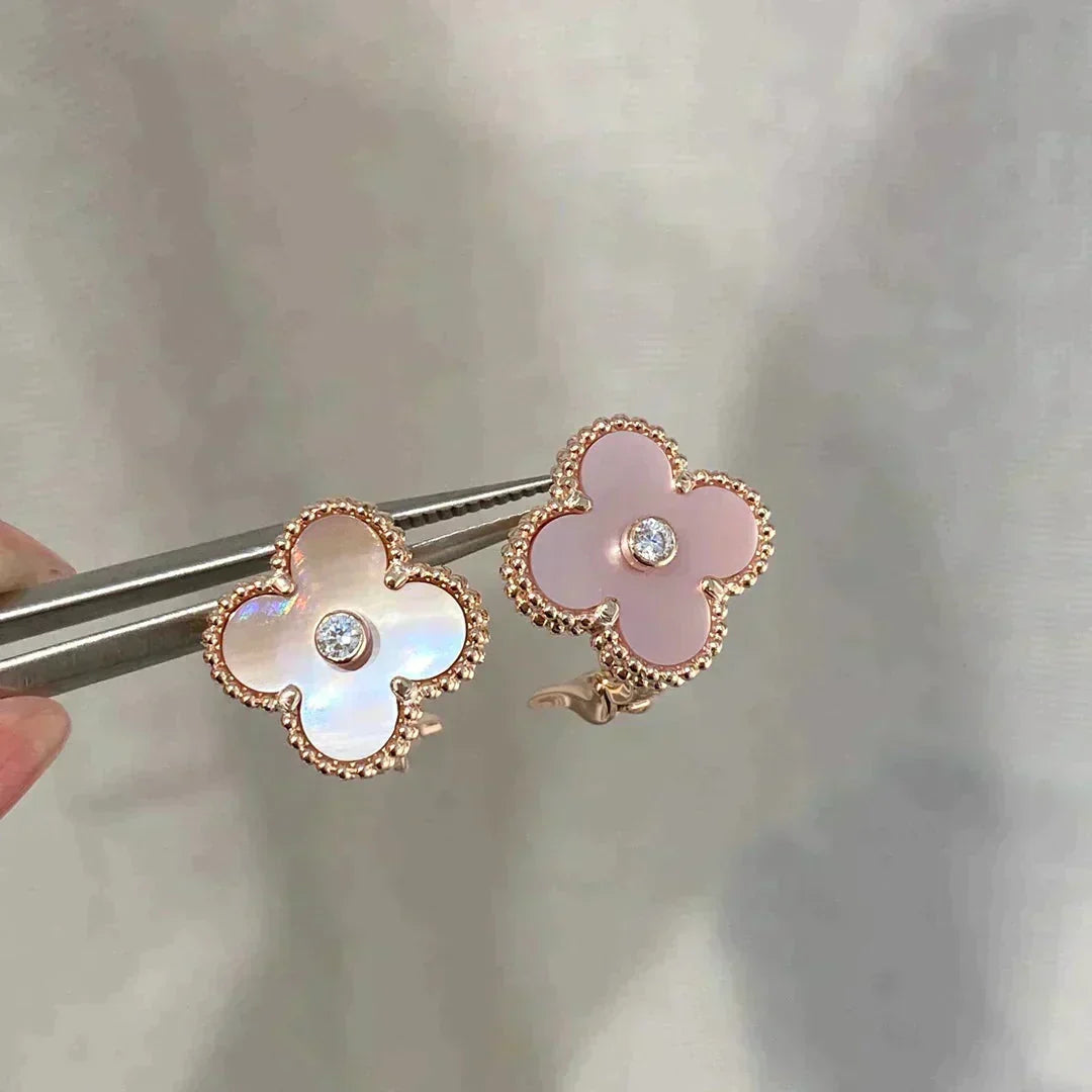 [⭐Hyrra Jewelry]CLOVER MEDIUM 1 MOTIFS  PINK MOP DIAMOND EARRINGS