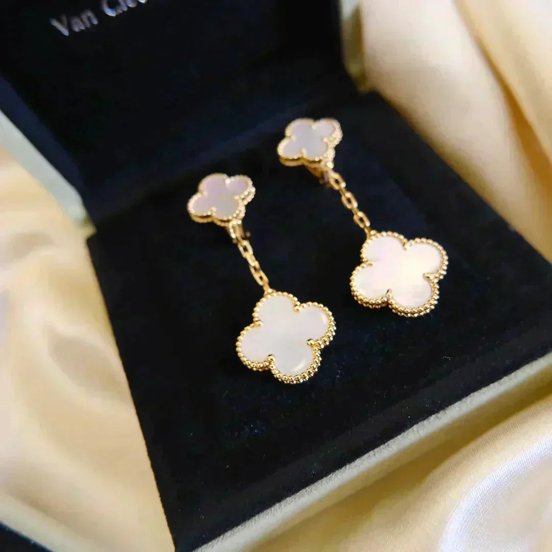[⭐Hyrra Jewelry]CLOVER 2 MOTIF WHITE MOP EARRINGS