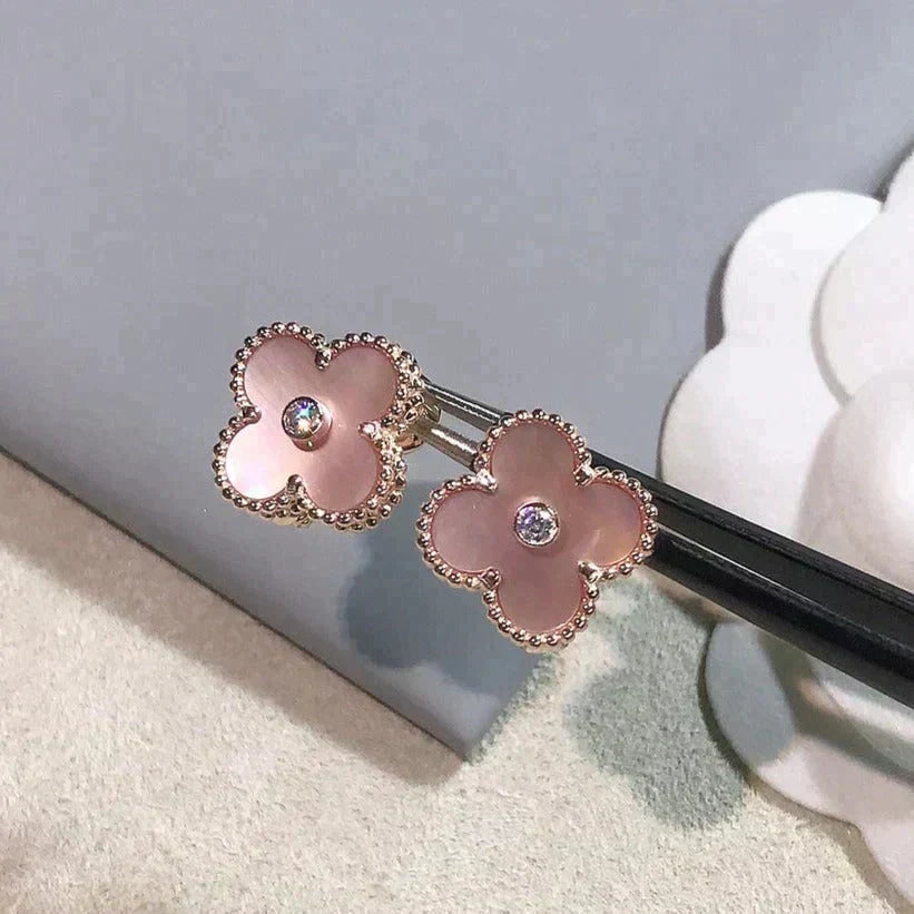 [⭐Hyrra Jewelry]CLOVER MEDIUM 1 MOTIFS  PINK MOP DIAMOND EARRINGS