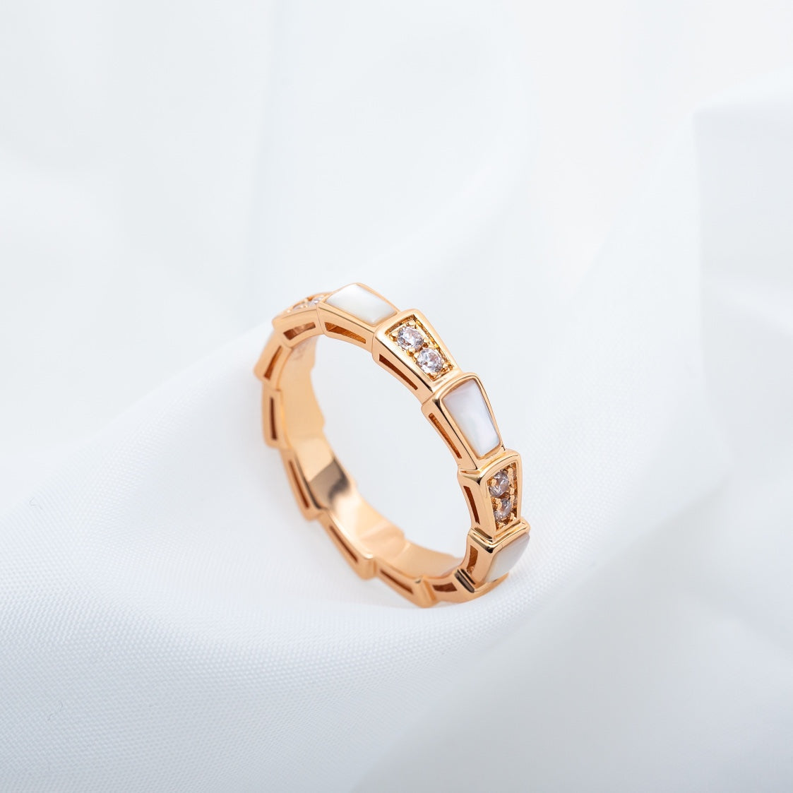 [⭐Hyrra Jewelry]SERPENTI RING PINK GOLD DIAMOND MOP 3MM