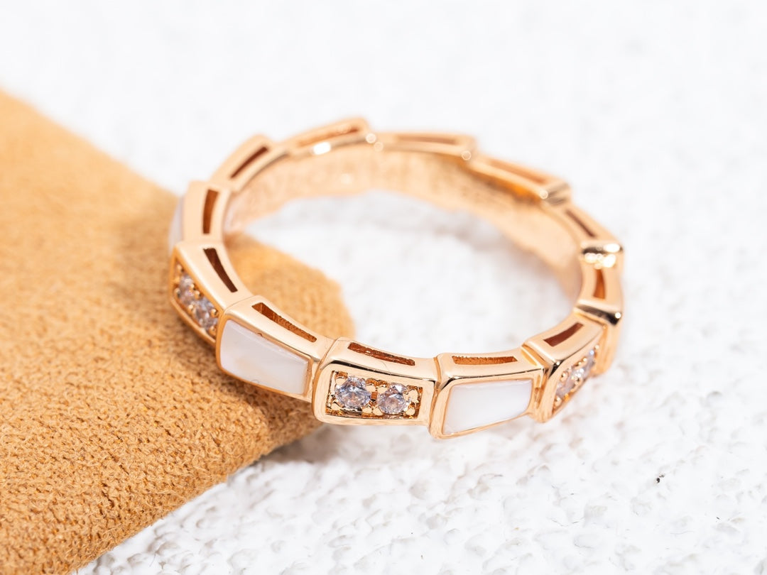 [⭐Hyrra Jewelry]SERPENTI RING PINK GOLD DIAMOND MOP 3MM