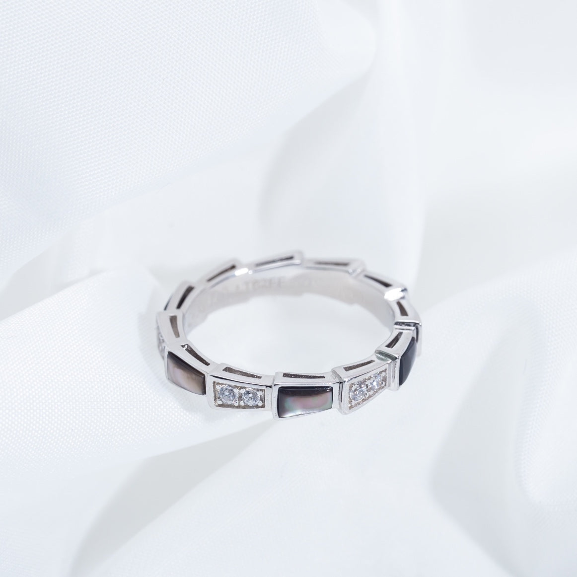 [⭐Hyrra Jewelry]SERPENTI RING SILVER  DIAMOND BLACK MOP 3MM