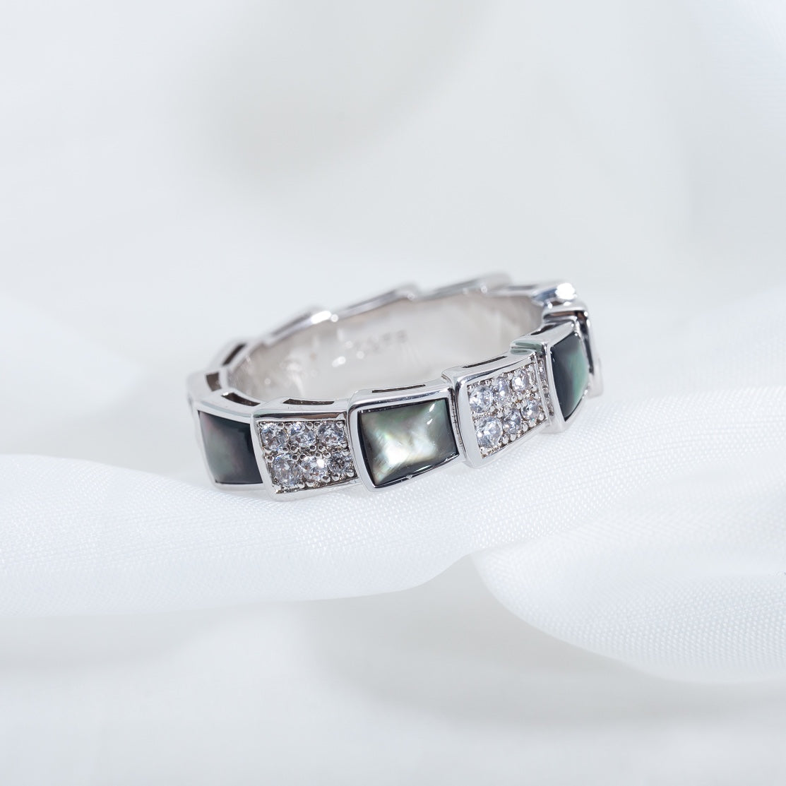 [⭐Hyrra Jewelry]SERPENTI RING SILVER DIAMOND BLACK MOP 4MM
