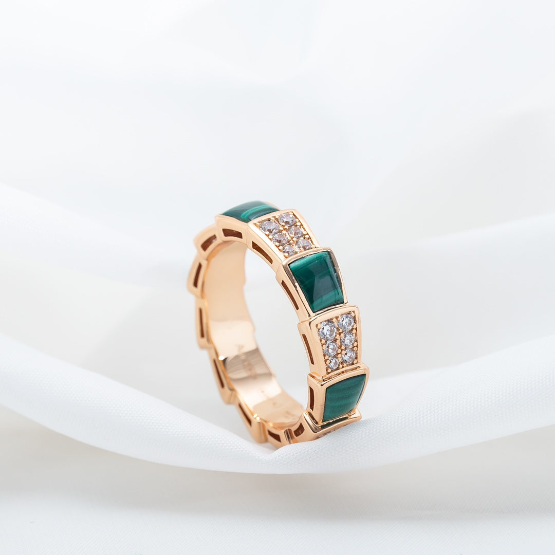 [⭐Hyrra Jewelry]SERPENTI RING PINK GOLD MALACHITE DIAMOND PAVED 4MM