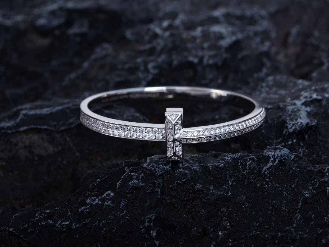 [Hyrra Jewelry]WIDE DIAMONDS HINGED BANGLE SILVER