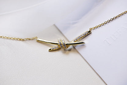 [Hyrra Jewelry]KNOT NECKLACE GOLD DIAMONDS