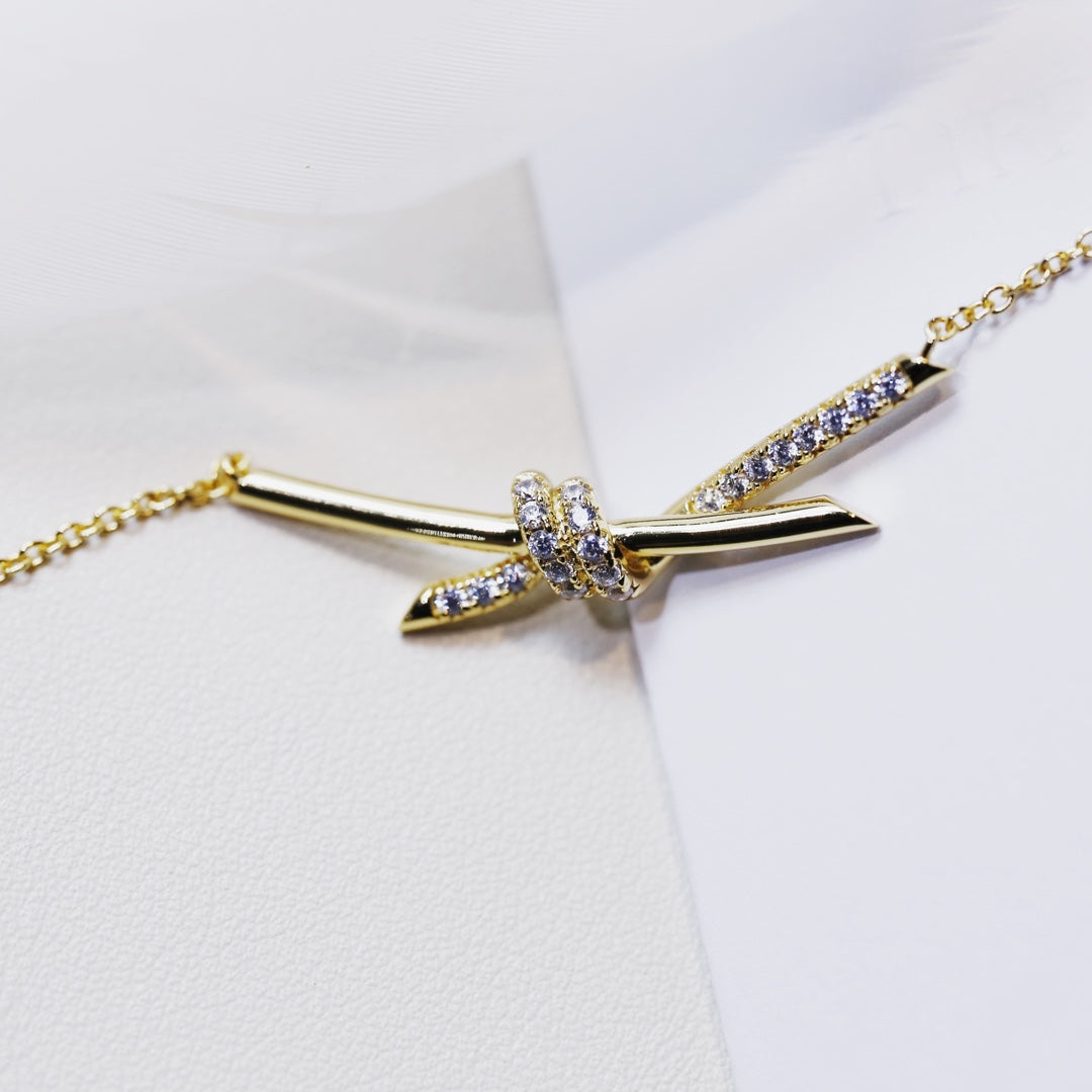 [Hyrra Jewelry]KNOT NECKLACE GOLD DIAMONDS