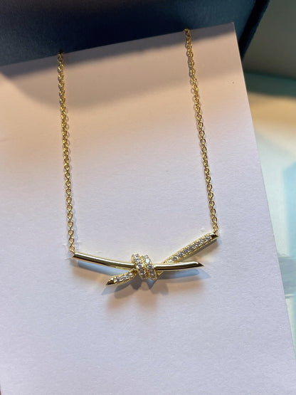 [Hyrra Jewelry]KNOT NECKLACE GOLD DIAMONDS
