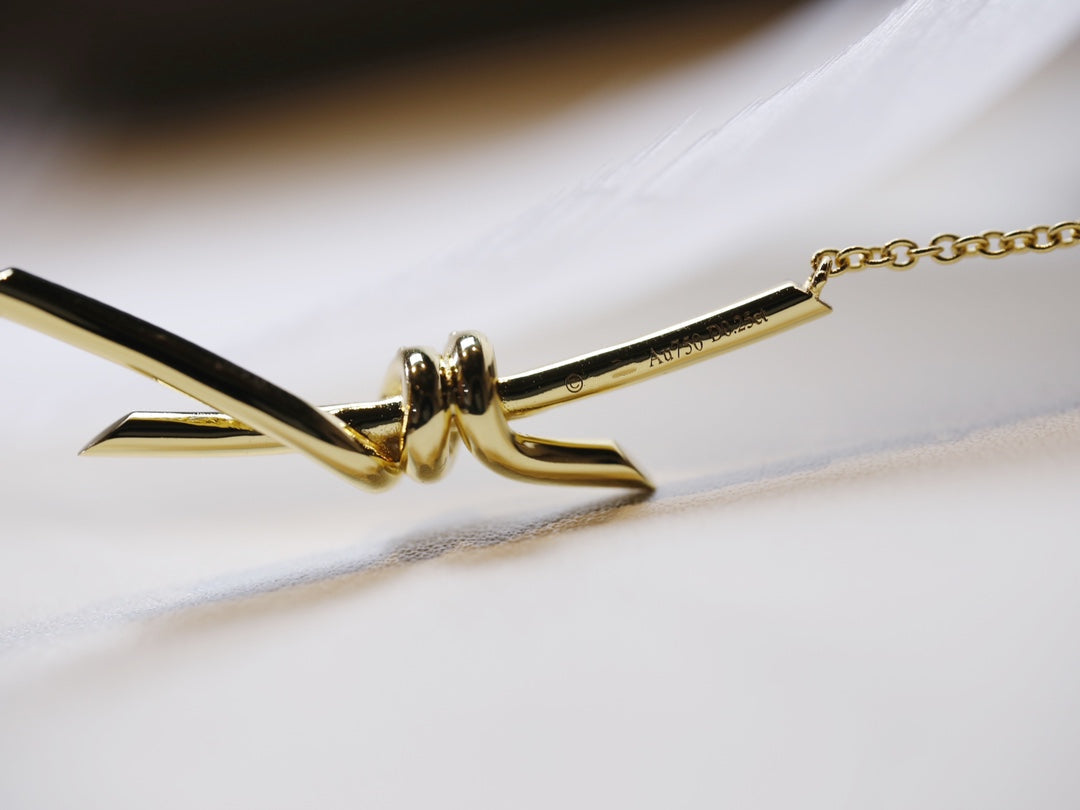 [Hyrra Jewelry]KNOT NECKLACE GOLD DIAMONDS