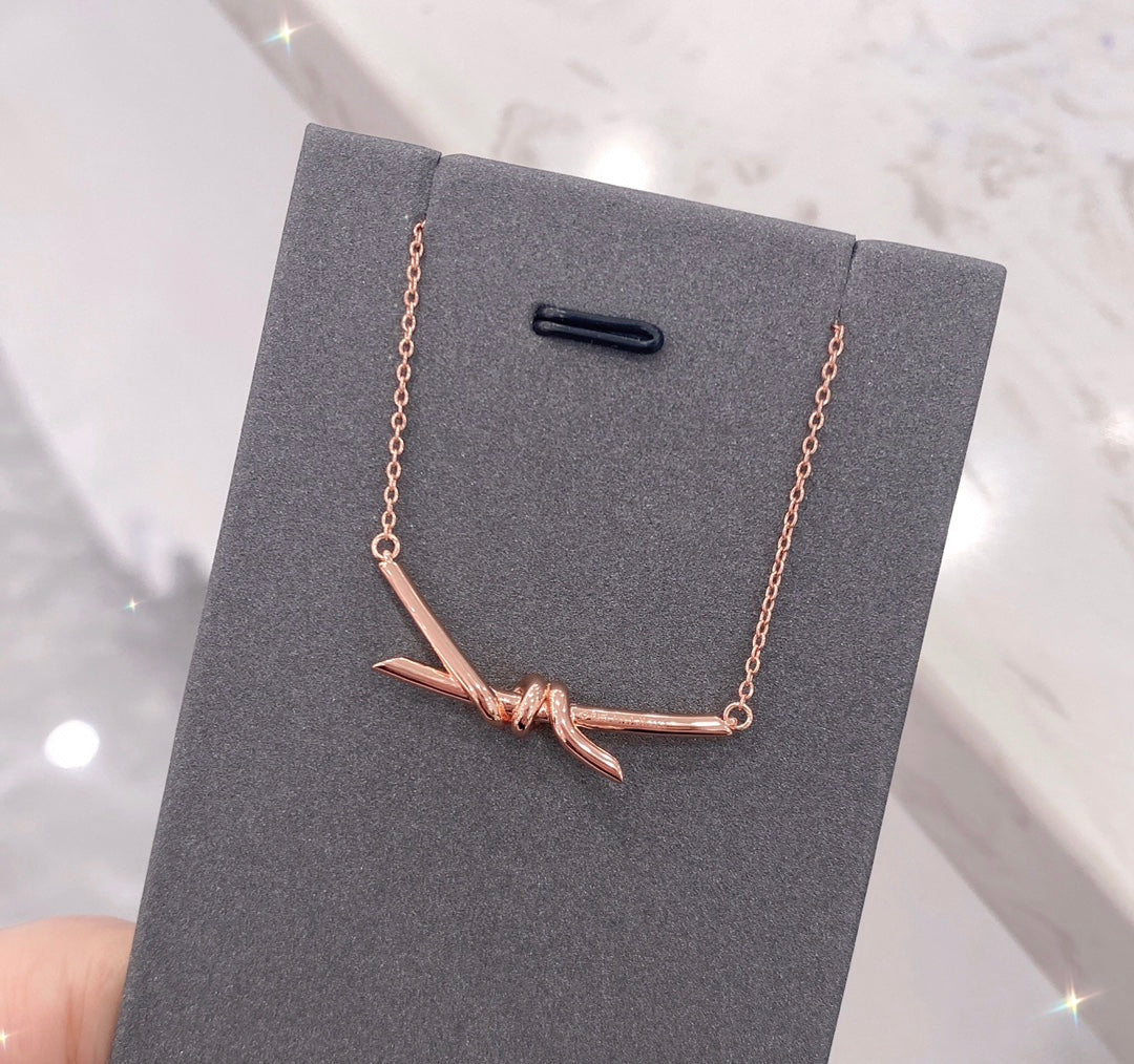 [Hyrra Jewelry]KNOT NECKLACE DIAMONDS