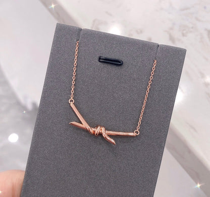 [Hyrra Jewelry]KNOT NECKLACE DIAMONDS
