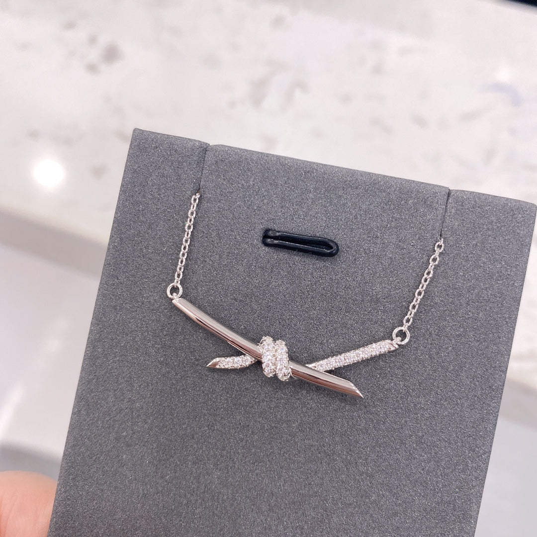 [Hyrra Jewelry]KNOT NECKLACE DIAMONDS