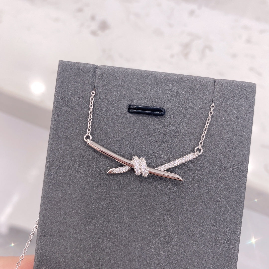 [Hyrra Jewelry]KNOT NECKLACE DIAMONDS