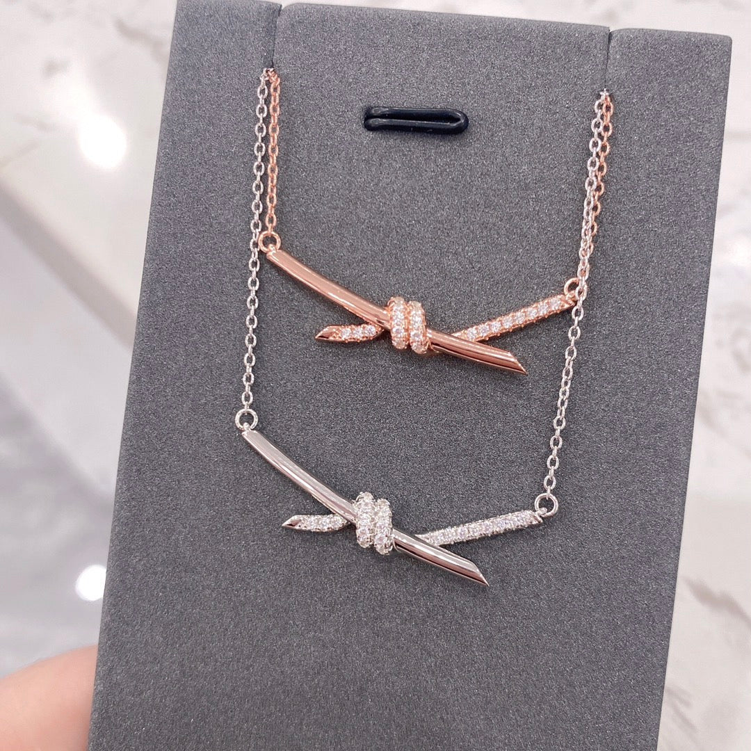 [Hyrra Jewelry]KNOT NECKLACE DIAMONDS