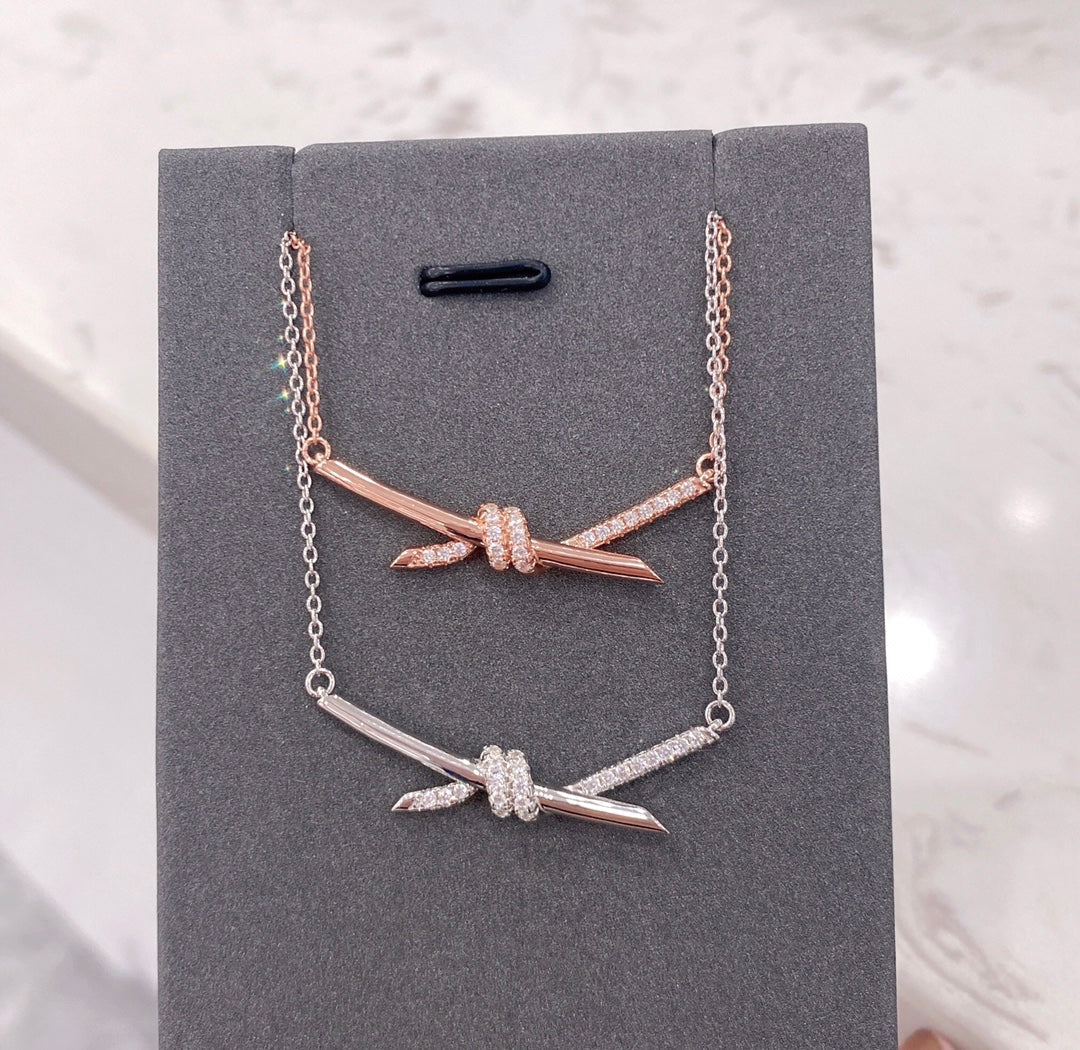 [Hyrra Jewelry]KNOT NECKLACE DIAMONDS