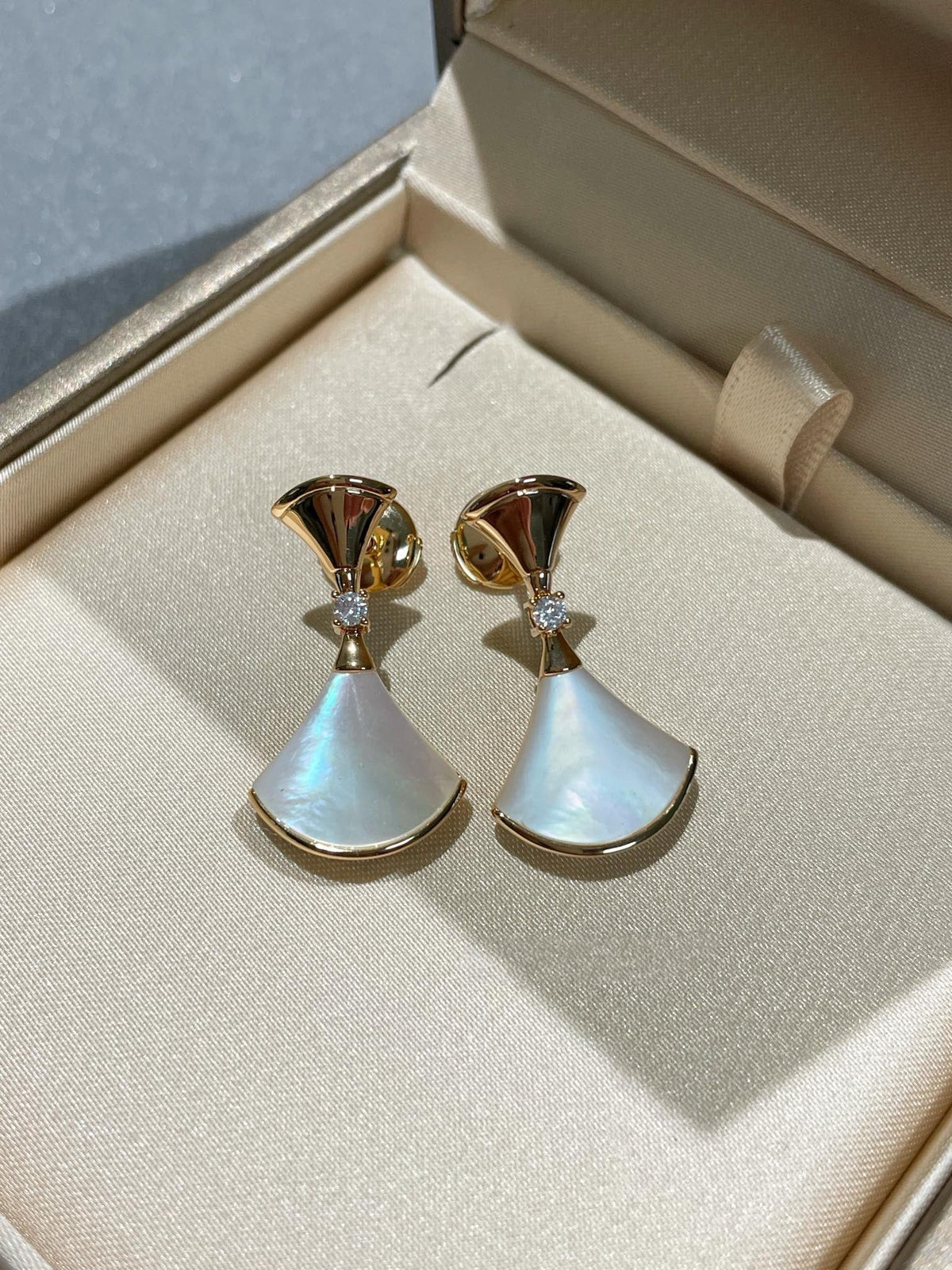 [⭐Hyrra Jewelry]DREAM MOP 1 DIAMOND EARRINGS