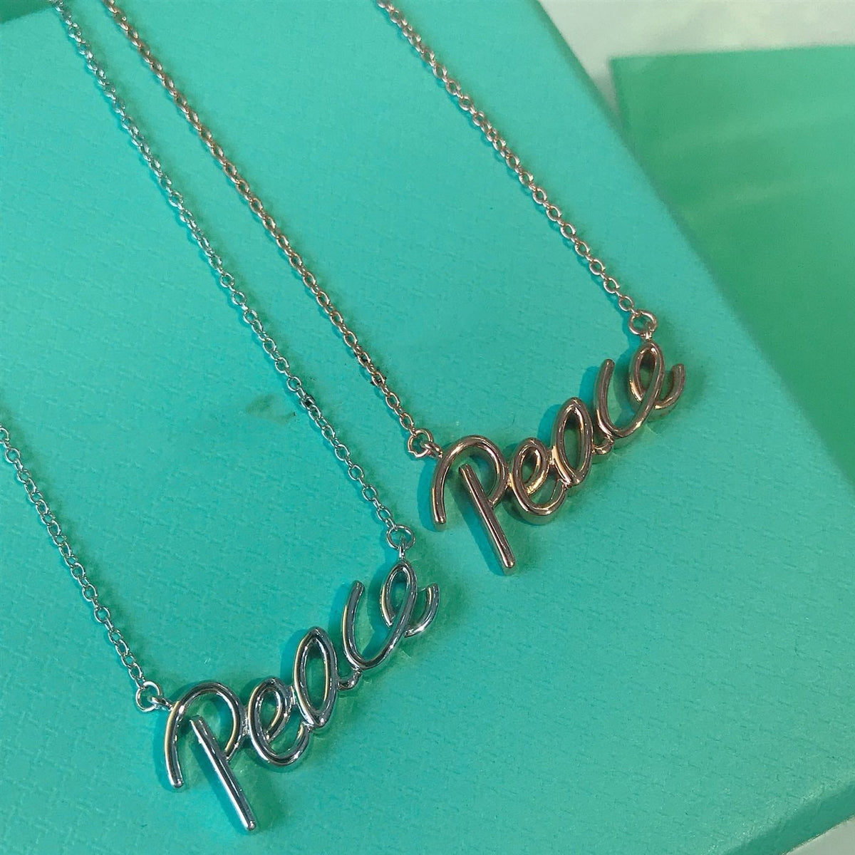 [Hyrra Jewelry]PEACE TEXT PEDANT NECKLACE