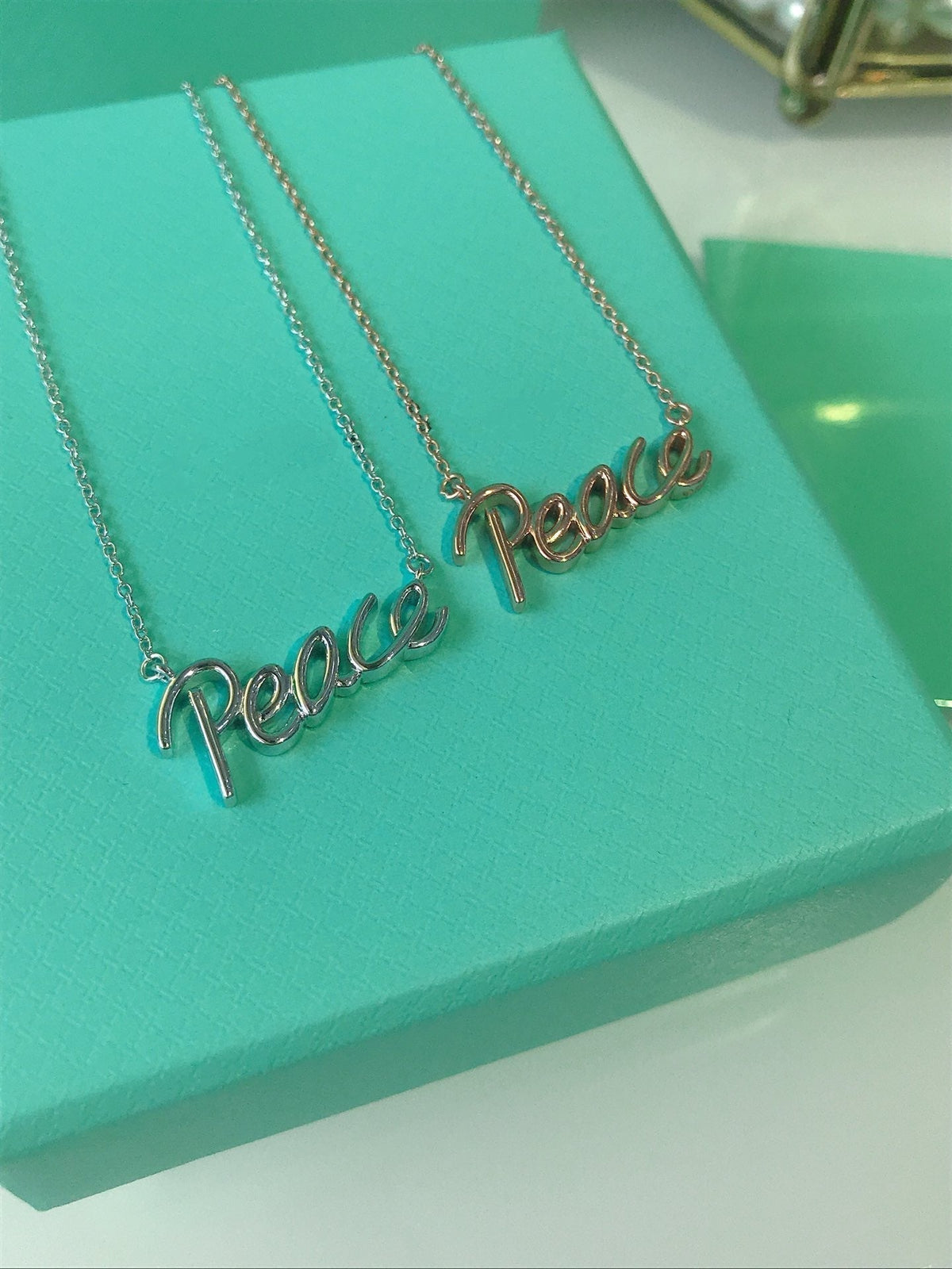 [Hyrra Jewelry]PEACE TEXT PEDANT NECKLACE