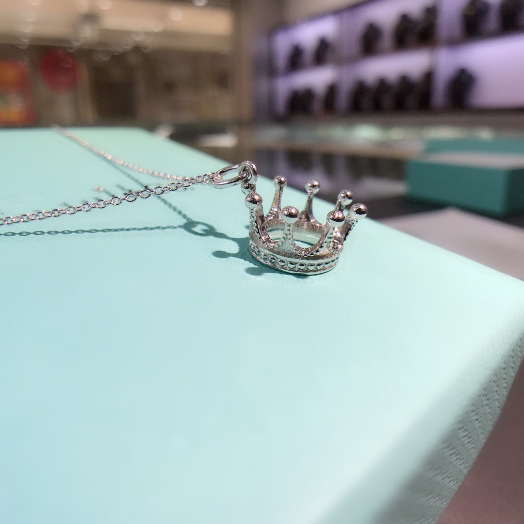 [Hyrra Jewelry]CROWN PEDANT NECKLACE