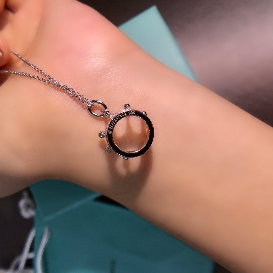 [Hyrra Jewelry]CROWN PEDANT NECKLACE