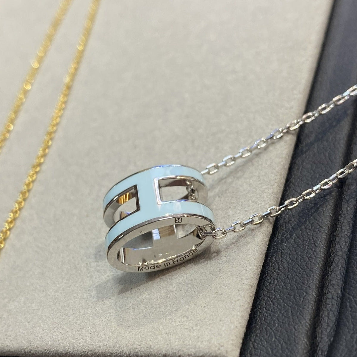 [⭐Hyrra Jewelry]POP H LIGHT BLUE NECKLACE