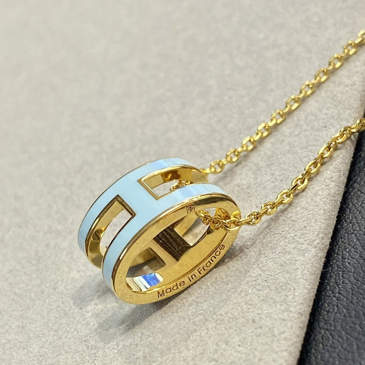 [⭐Hyrra Jewelry]POP H LIGHT BLUE NECKLACE