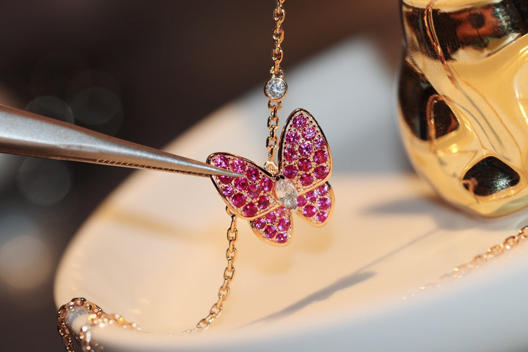 [⭐Hyrra Jewelry]BUTTERFLY RED DIAMOND ROSE GOLD NECKLACE