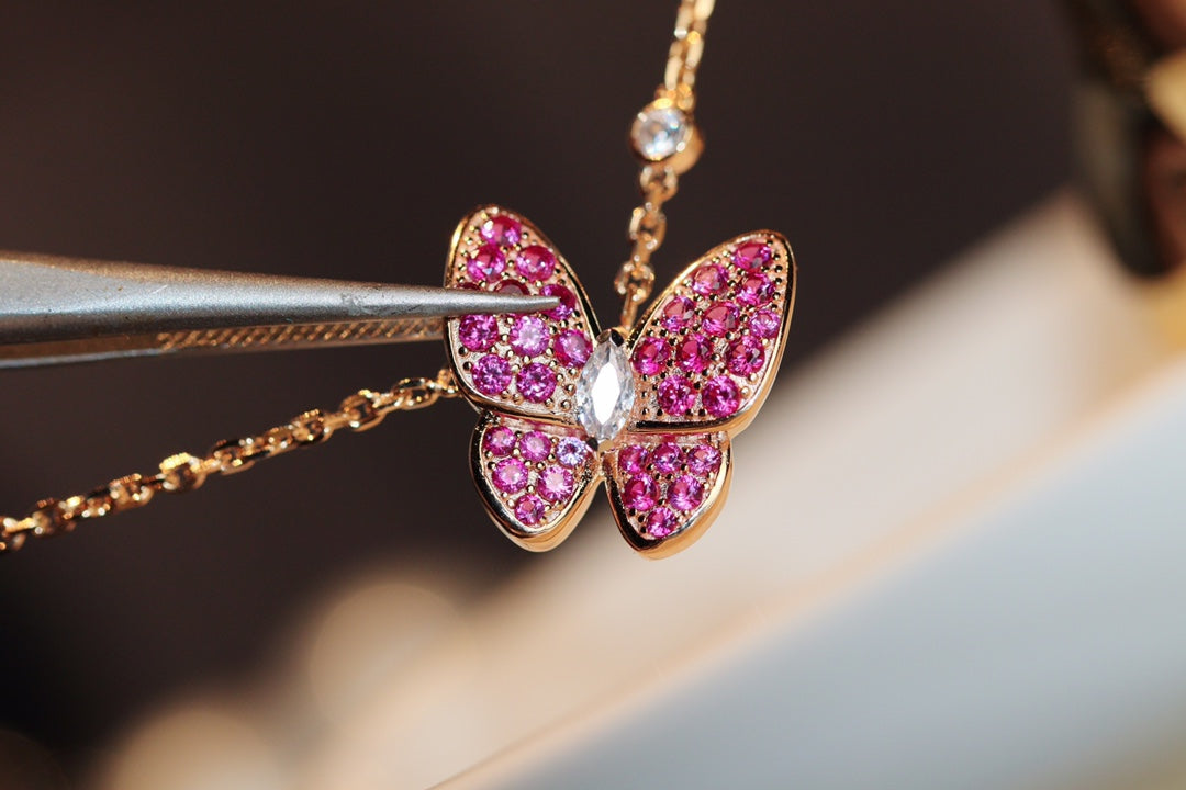 [⭐Hyrra Jewelry]BUTTERFLY RED DIAMOND ROSE GOLD NECKLACE