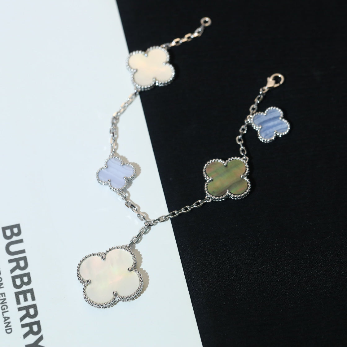 [⭐Hyrra Jewelry]CLOVER BRACELET 5 MOTIFS MOP CHALCEDONY SILVER