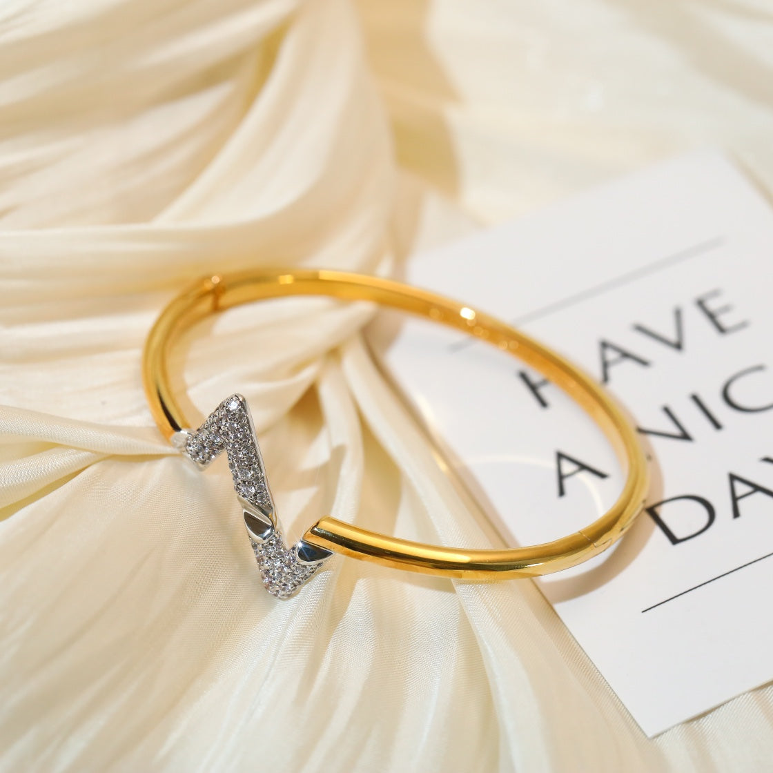 [⭐Hyrra Jewelry]VOLTE UPSITE DOWN GOLD DIAMOND BRACELET