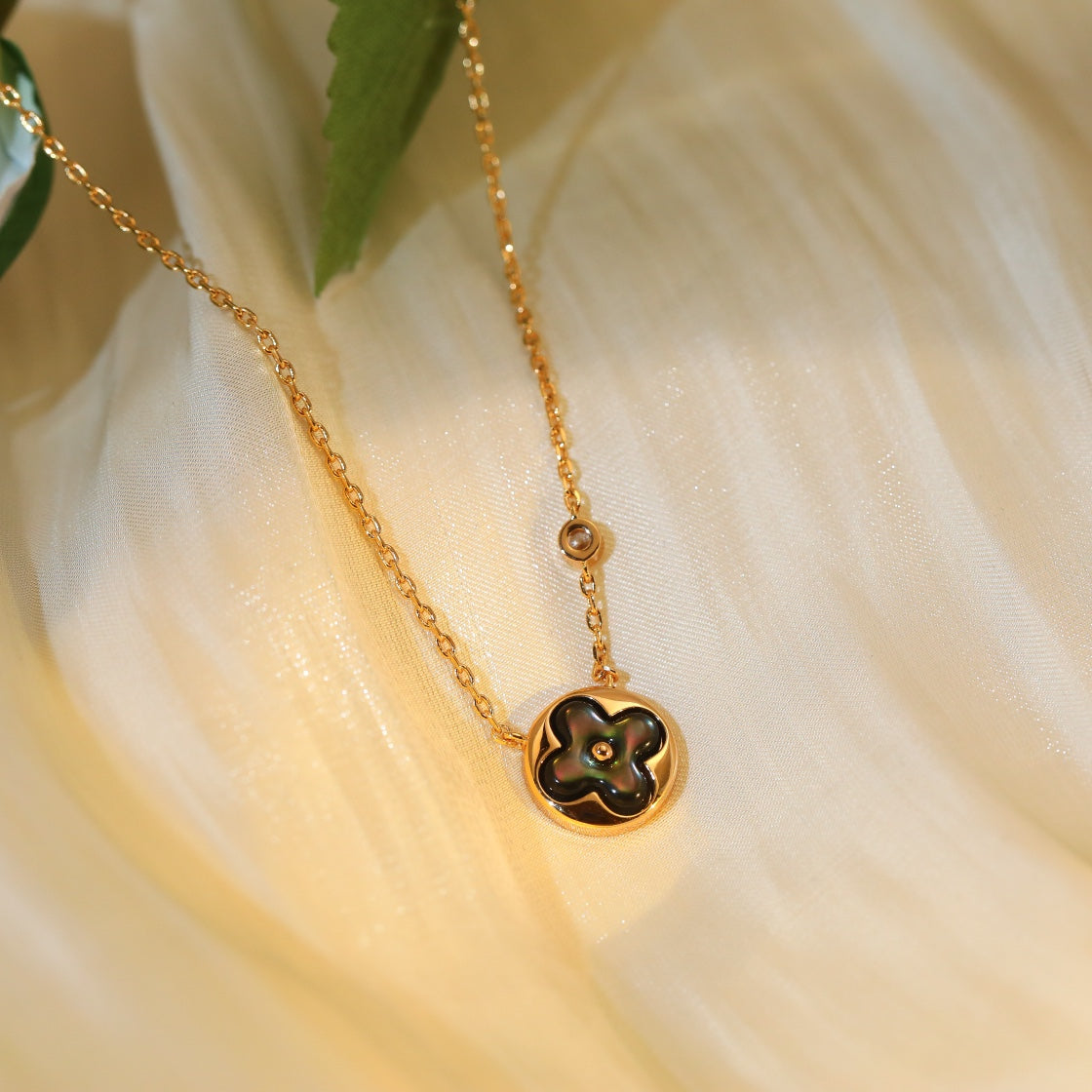 [⭐Hyrra Jewelry]SUN PEDANT PINK GOLD 1 DIAMOND NECKLACE