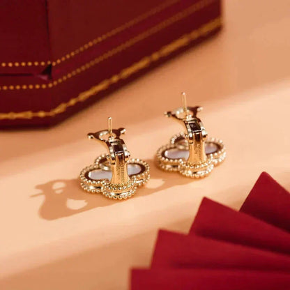 [⭐Hyrra Jewelry]CLOVER MEDIUM 1 MOTIFS  WHITE MOP STUD EARRINGS