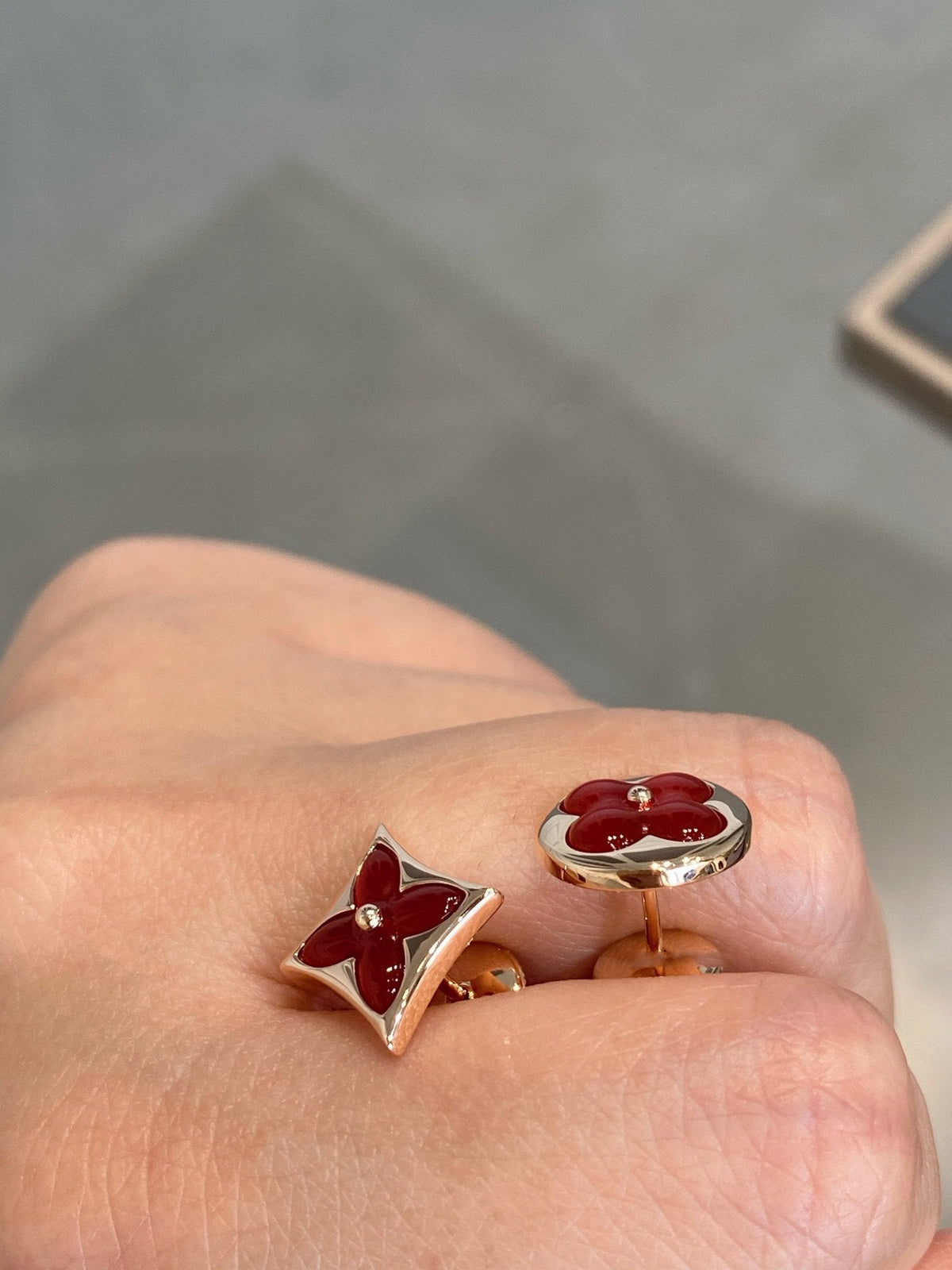 [⭐Hyrra Jewelry]STAR AND SUN PINK GOLD CARNELIAN STUD EARRINGS