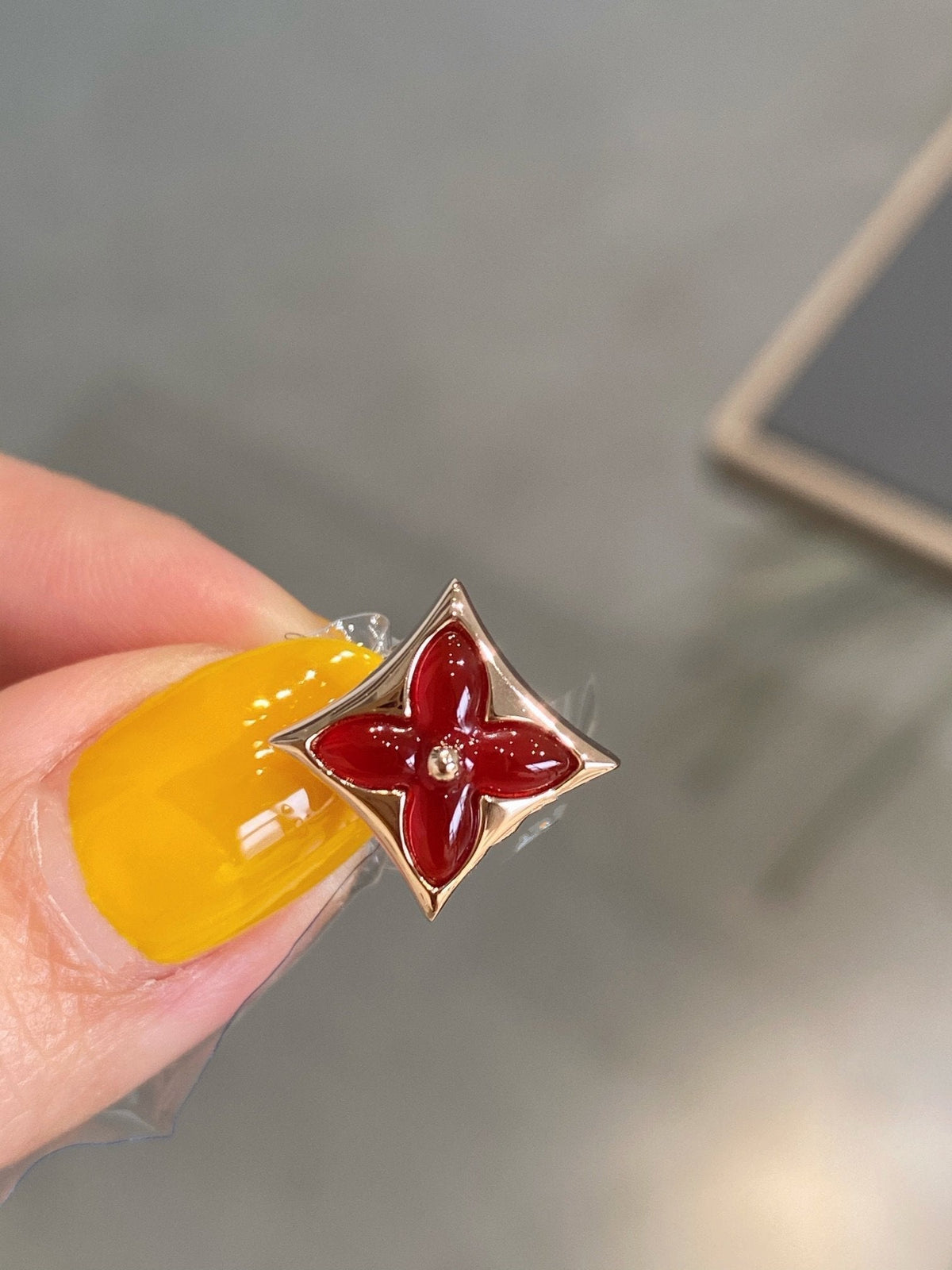 [⭐Hyrra Jewelry]STAR AND SUN PINK GOLD CARNELIAN STUD EARRINGS