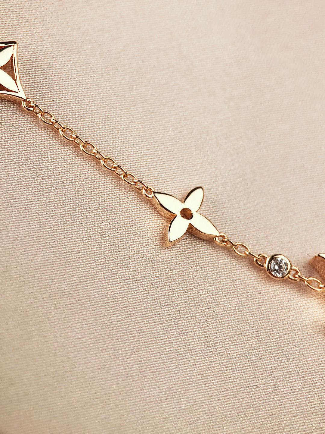[⭐Hyrra Jewelry]STAR AND SUN 7 MOTIFS GOLD BRACELET