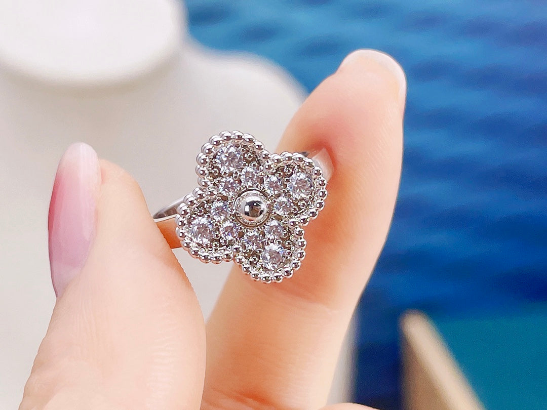 [⭐Hyrra Jewelry]CLOVER DIAMOND RING
