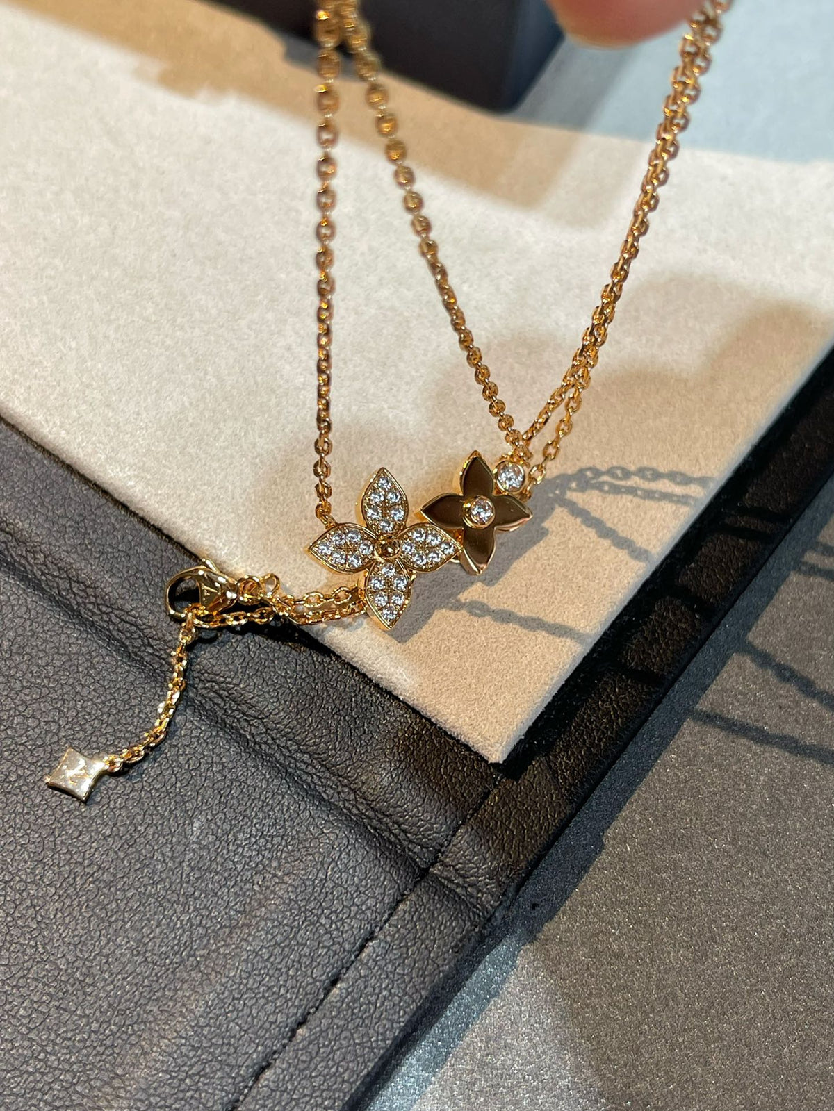 [⭐Hyrra Jewelry]STAR BLOSSOM NECKLACE PINK GOLD DIAMONDS