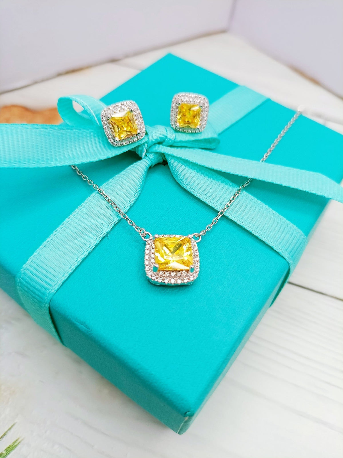 [Hyrra Jewelry]SPARKLERS CITRINE GEMSTONE PENDANT NECKLACE STERLING SILVER