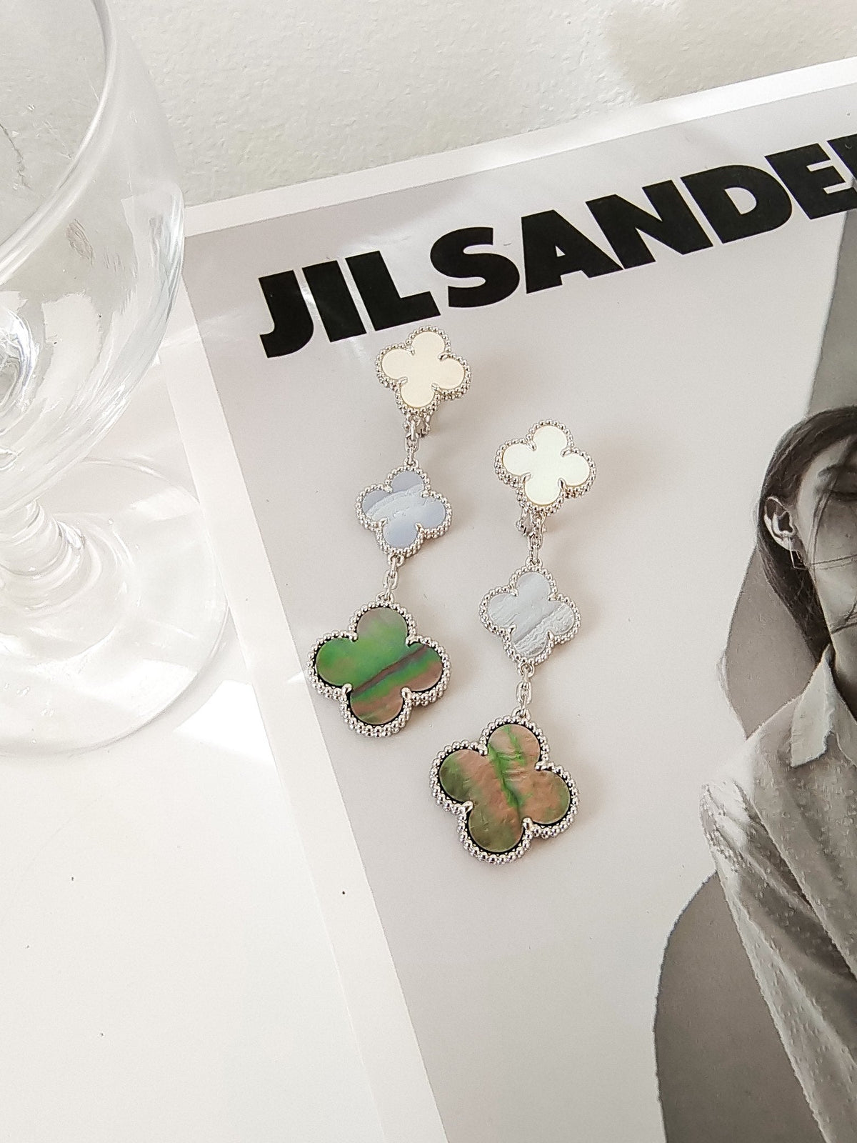 [⭐Hyrra Jewelry]CLOVER 3 MOTIFS CHALCEDONY DARK MOP SILVER EARRINGS