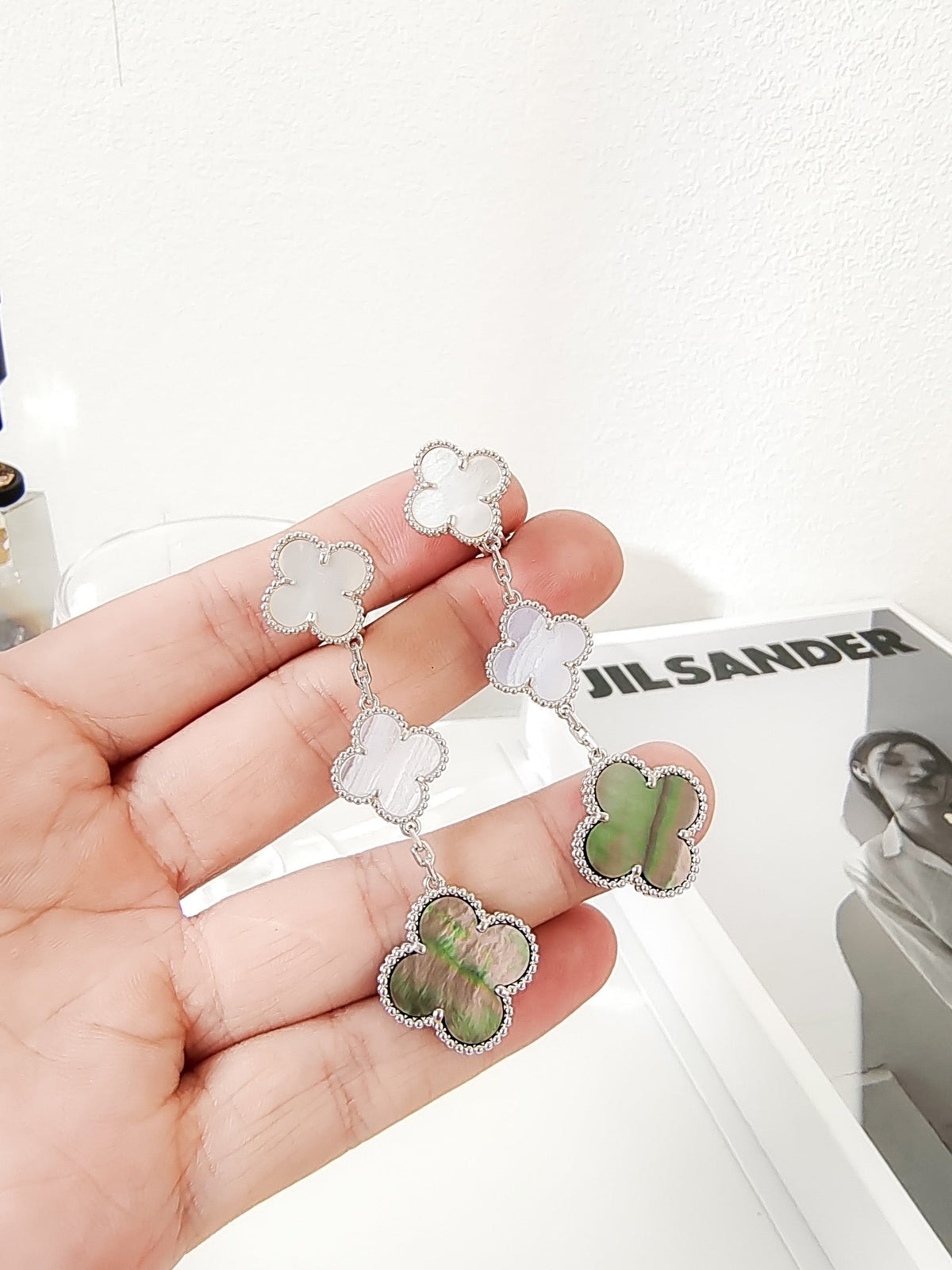 [⭐Hyrra Jewelry]CLOVER 3 MOTIFS CHALCEDONY DARK MOP SILVER EARRINGS