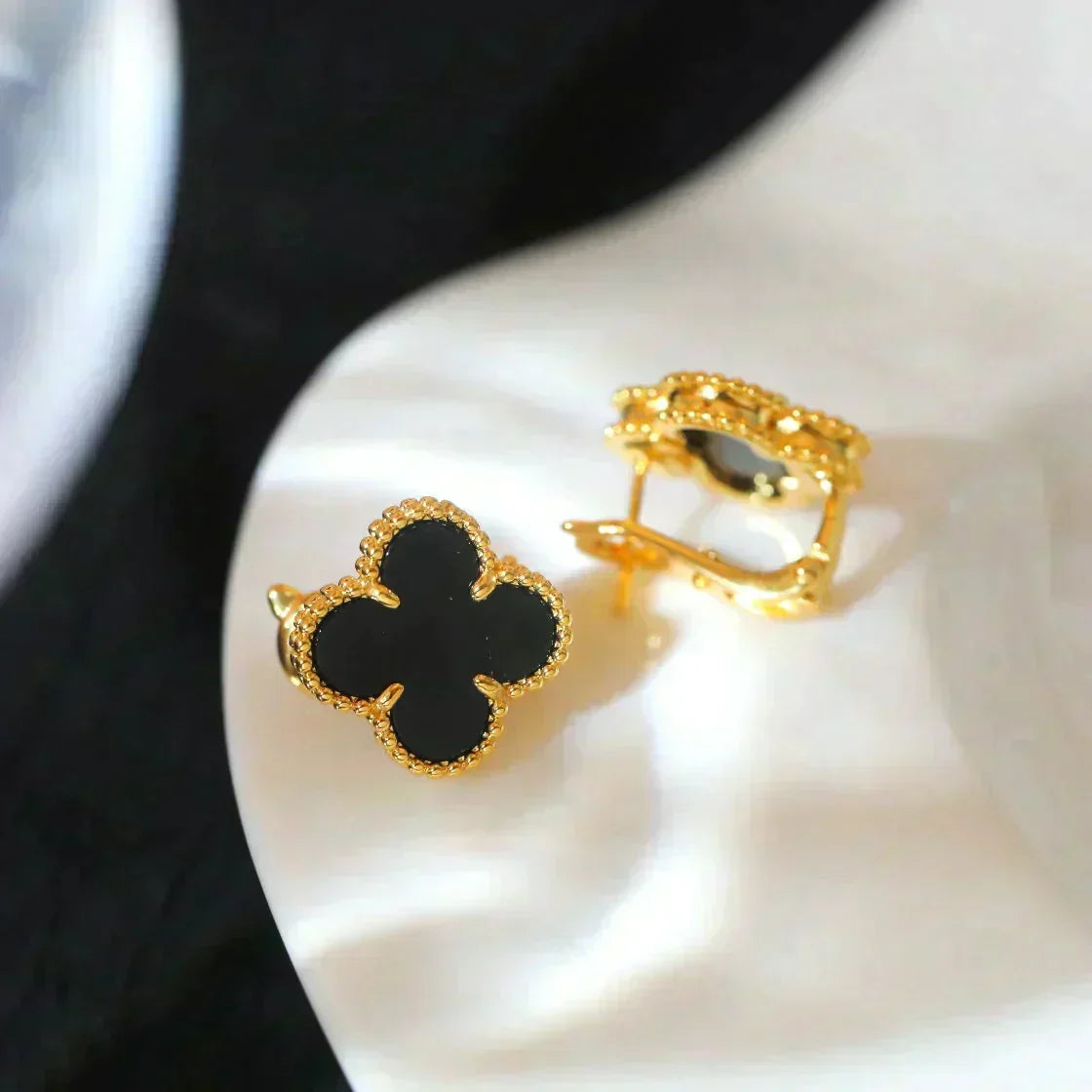 [⭐Hyrra Jewelry]CLOVER MEDIUM 1 MOTIFS  ONYX STUD EARRINGS