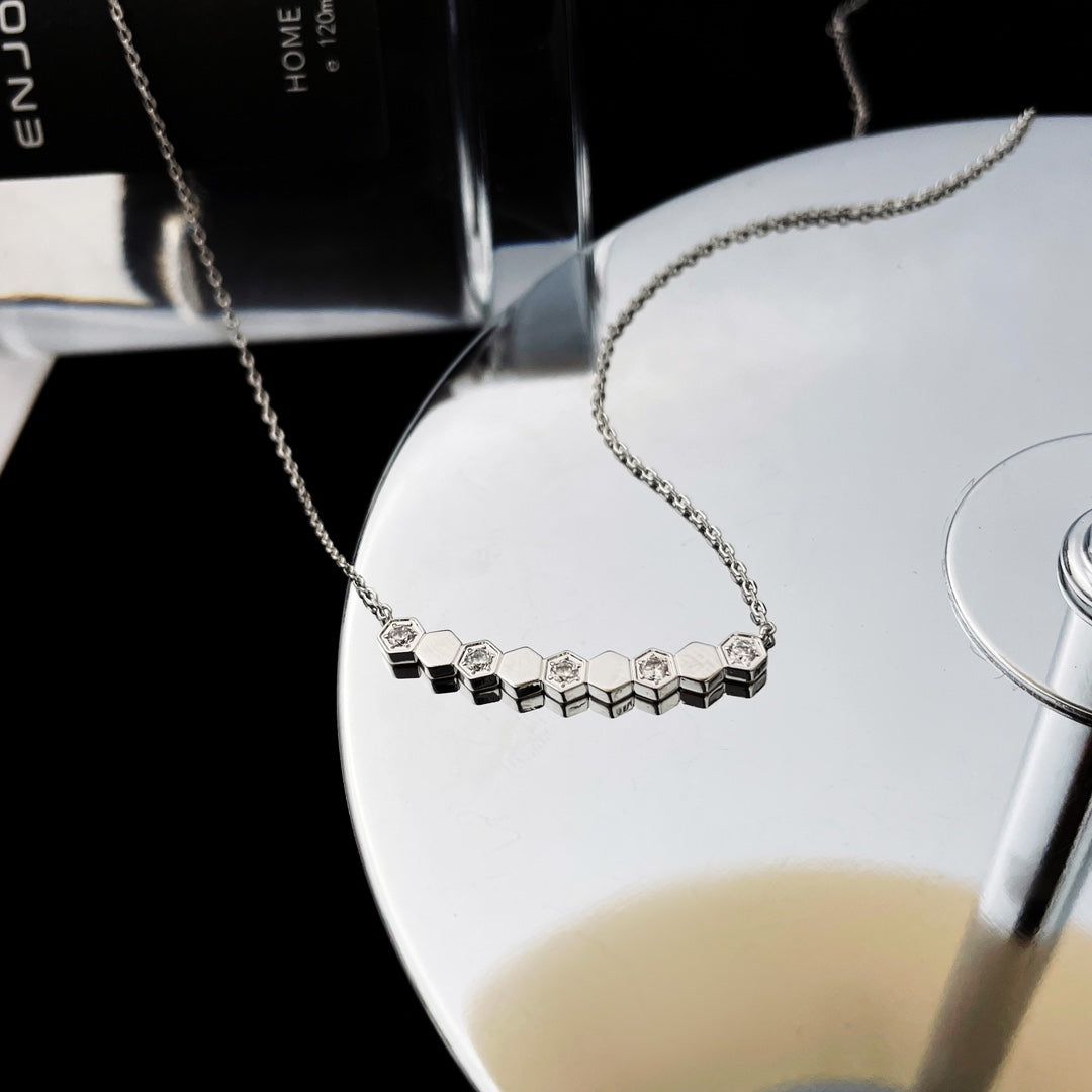 [⭐Hyrra Jewelry]BEE MY LOVE DIAMOND NECKLACE