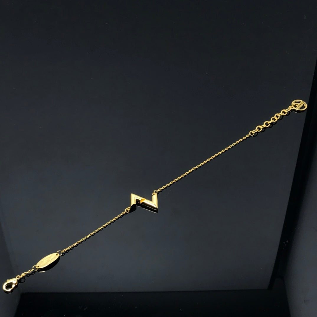 [⭐Hyrra Jewelry]VOLT LV LOGO BRACELET