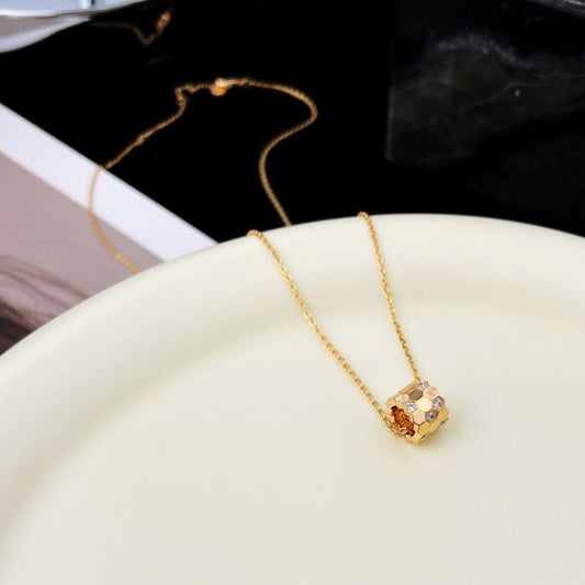 [⭐Hyrra Jewelry]BEE MINI PEDANT DIAMOND NECKLACE