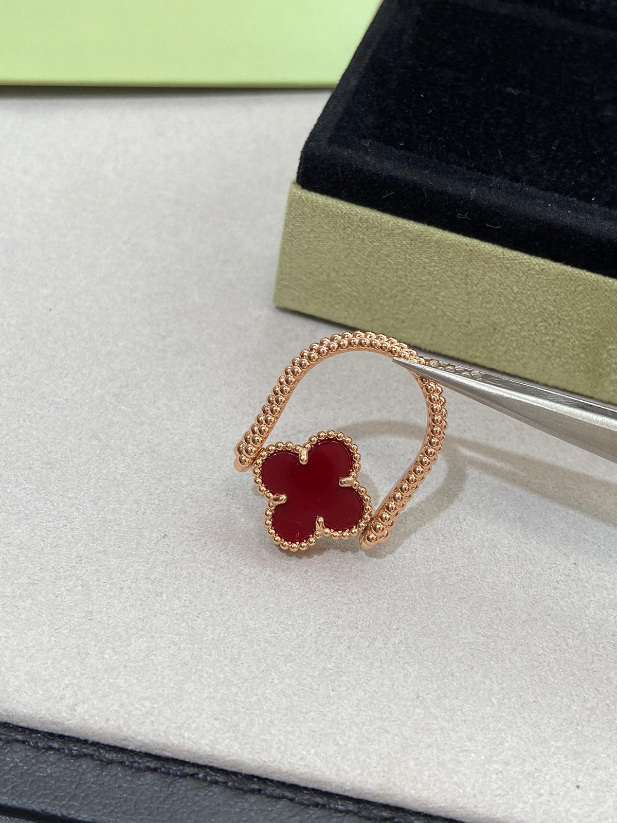 [⭐Hyrra Jewelry]CLOVER RIVERSIBLE ROSE GOLD RING